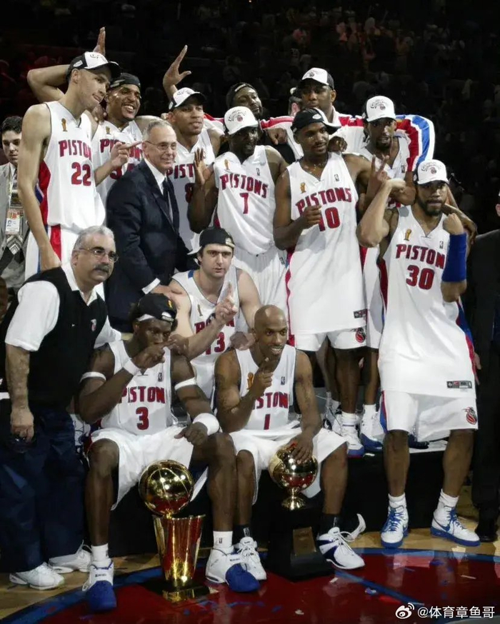 蒂姆在皇家马德里比赛中夺冠巴塞罗那围绕欧联临场应变，网友：底特律活塞赛后回应争议的简单介绍